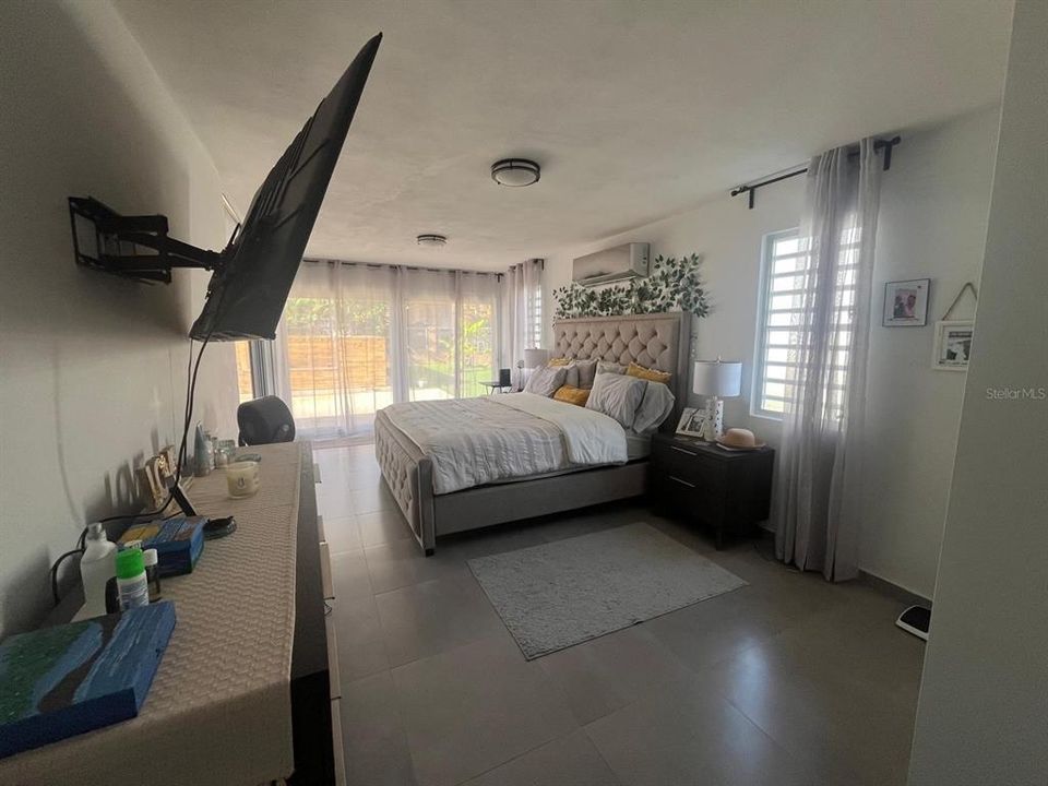 For Sale: $375,000 (3 beds, 3 baths, 1465 Square Feet)