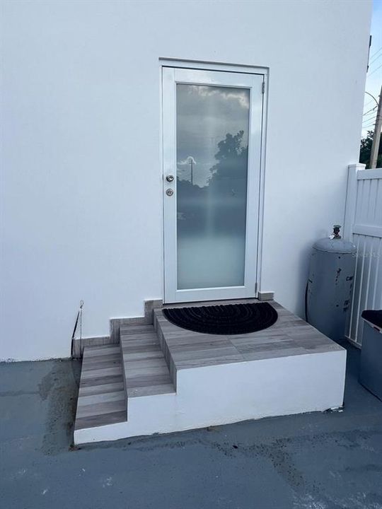 For Sale: $375,000 (3 beds, 3 baths, 1465 Square Feet)