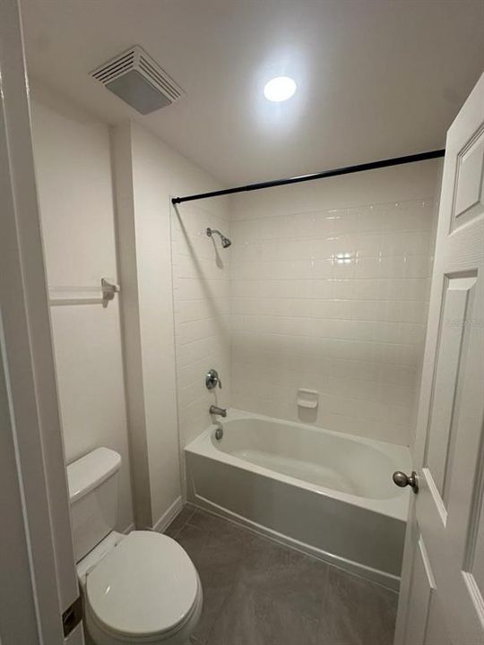 For Rent: $2,600 (4 beds, 2 baths, 1868 Square Feet)