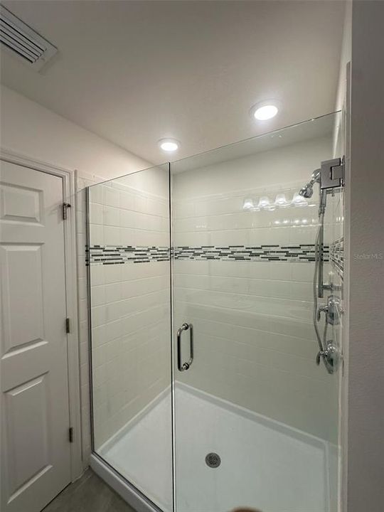 For Rent: $2,600 (4 beds, 2 baths, 1868 Square Feet)