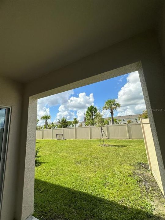 For Rent: $2,600 (4 beds, 2 baths, 1868 Square Feet)