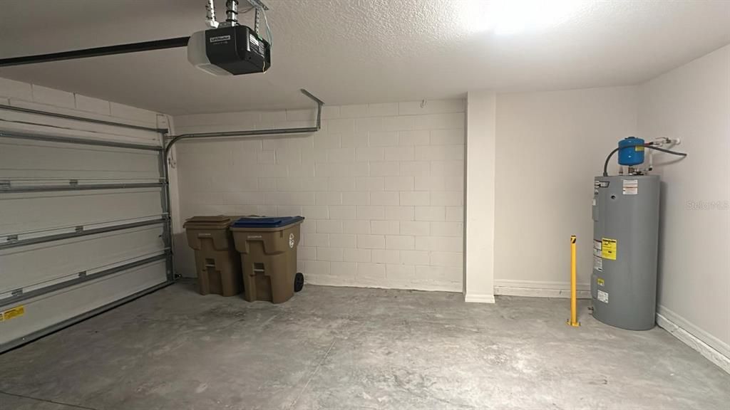 For Rent: $2,600 (4 beds, 2 baths, 1868 Square Feet)