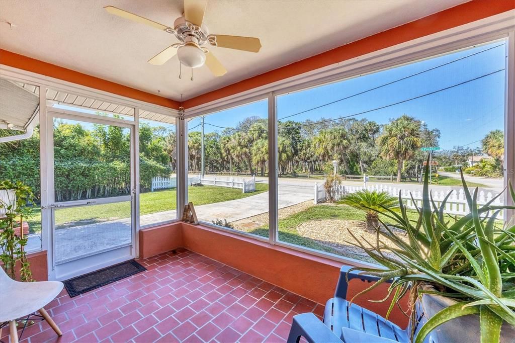 En Venta: $339,000 (2 camas, 1 baños, 825 Pies cuadrados)