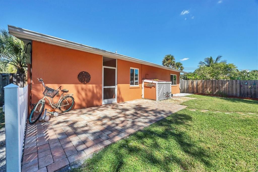 En Venta: $339,000 (2 camas, 1 baños, 825 Pies cuadrados)