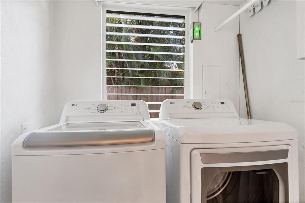 En Venta: $339,000 (2 camas, 1 baños, 825 Pies cuadrados)