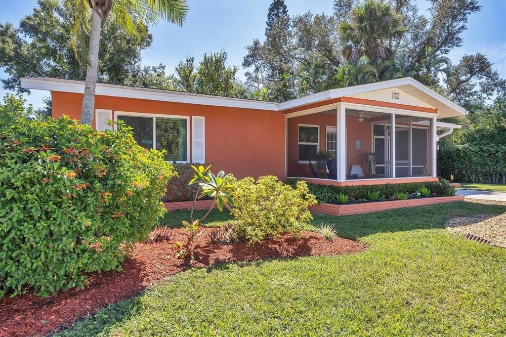 En Venta: $339,000 (2 camas, 1 baños, 825 Pies cuadrados)