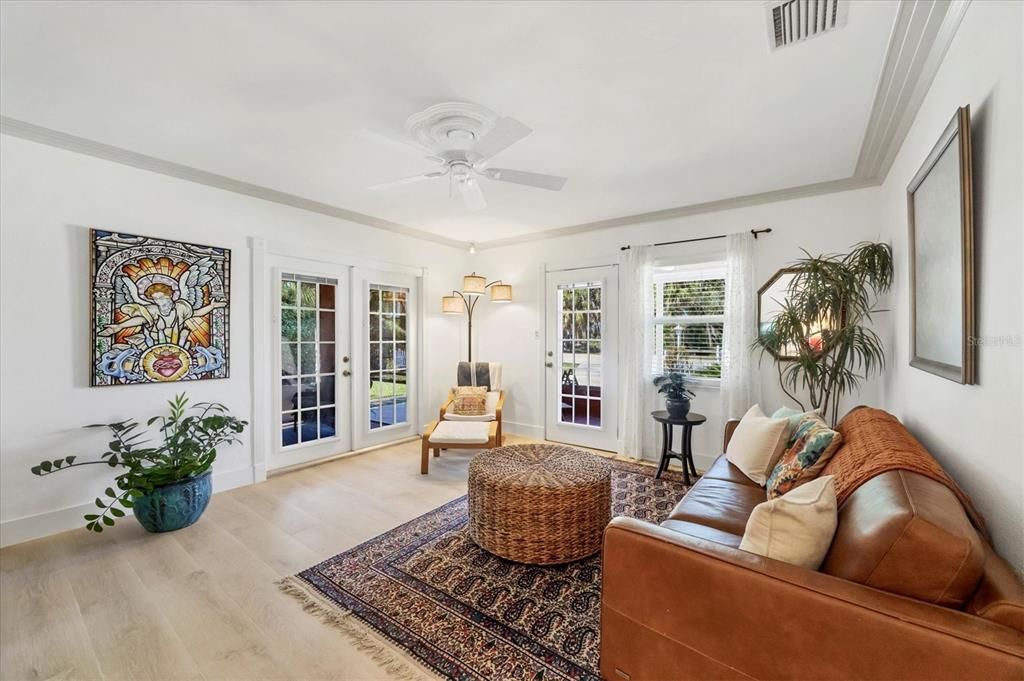 En Venta: $339,000 (2 camas, 1 baños, 825 Pies cuadrados)