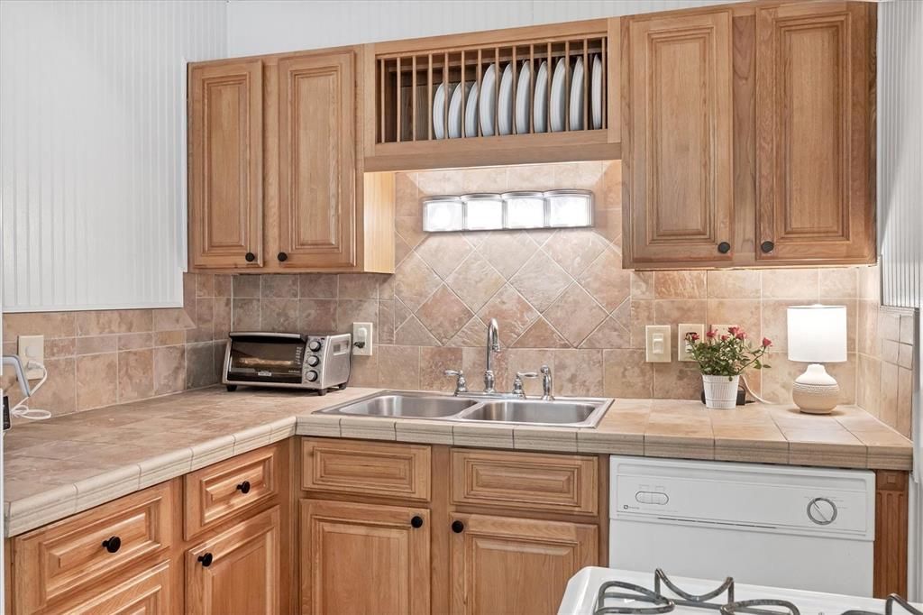 En Venta: $339,000 (2 camas, 1 baños, 825 Pies cuadrados)