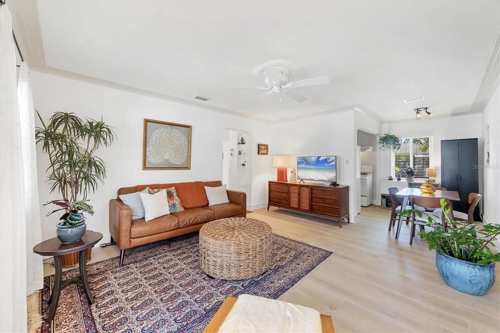 En Venta: $339,000 (2 camas, 1 baños, 825 Pies cuadrados)