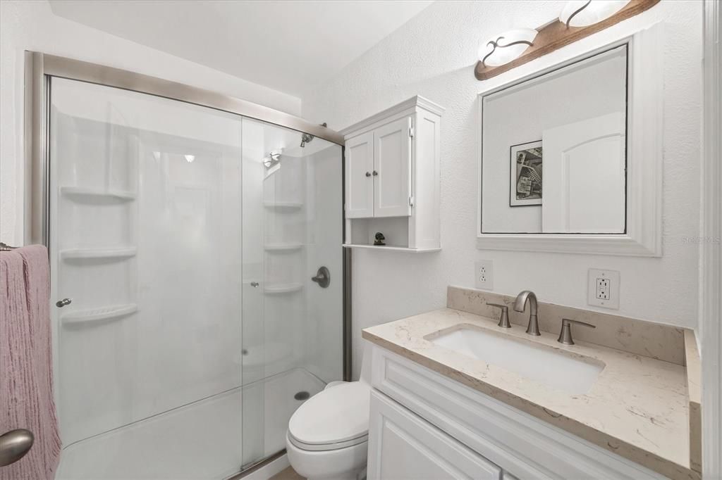 En Venta: $339,000 (2 camas, 1 baños, 825 Pies cuadrados)