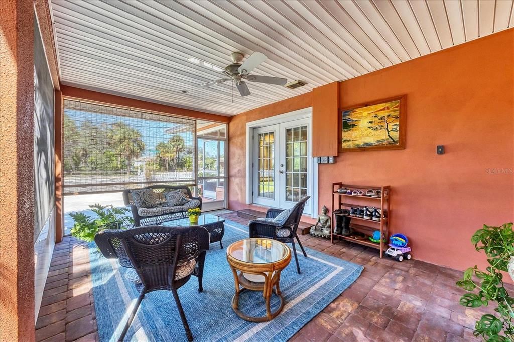 En Venta: $339,000 (2 camas, 1 baños, 825 Pies cuadrados)