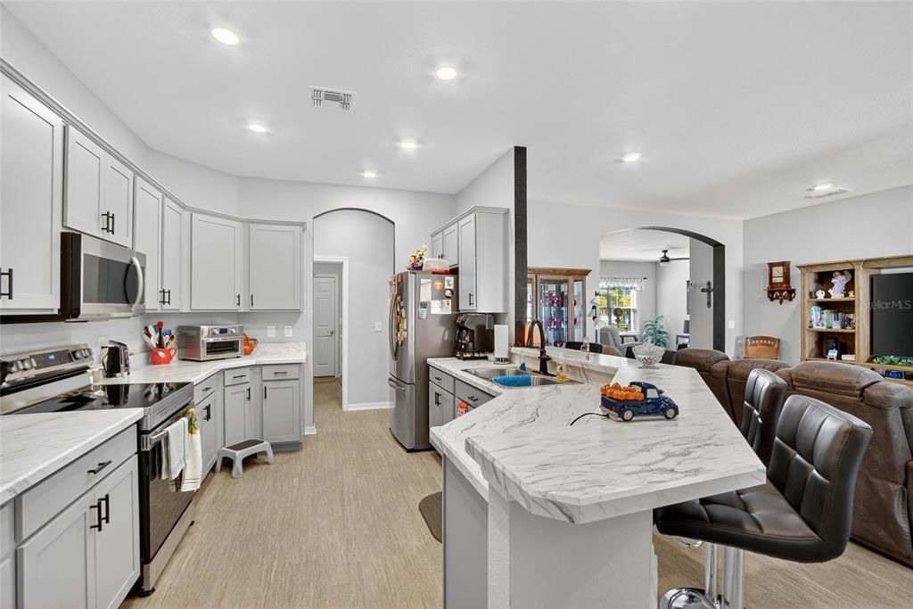 For Sale: $435,000 (4 beds, 3 baths, 2314 Square Feet)