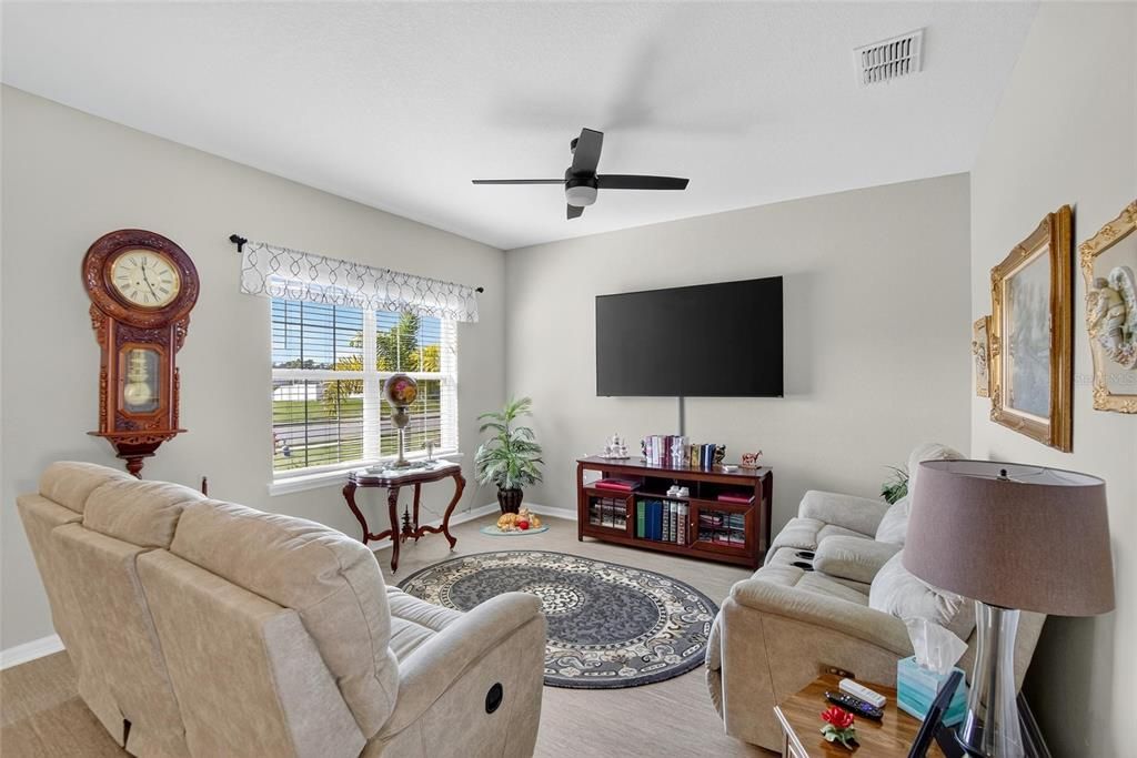 For Sale: $435,000 (4 beds, 3 baths, 2314 Square Feet)