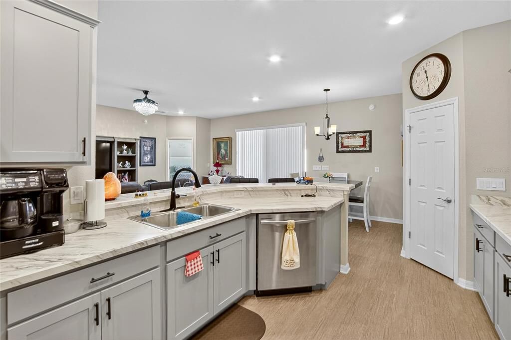 For Sale: $435,000 (4 beds, 3 baths, 2314 Square Feet)