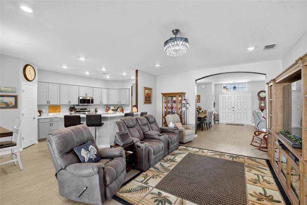 For Sale: $435,000 (4 beds, 3 baths, 2314 Square Feet)