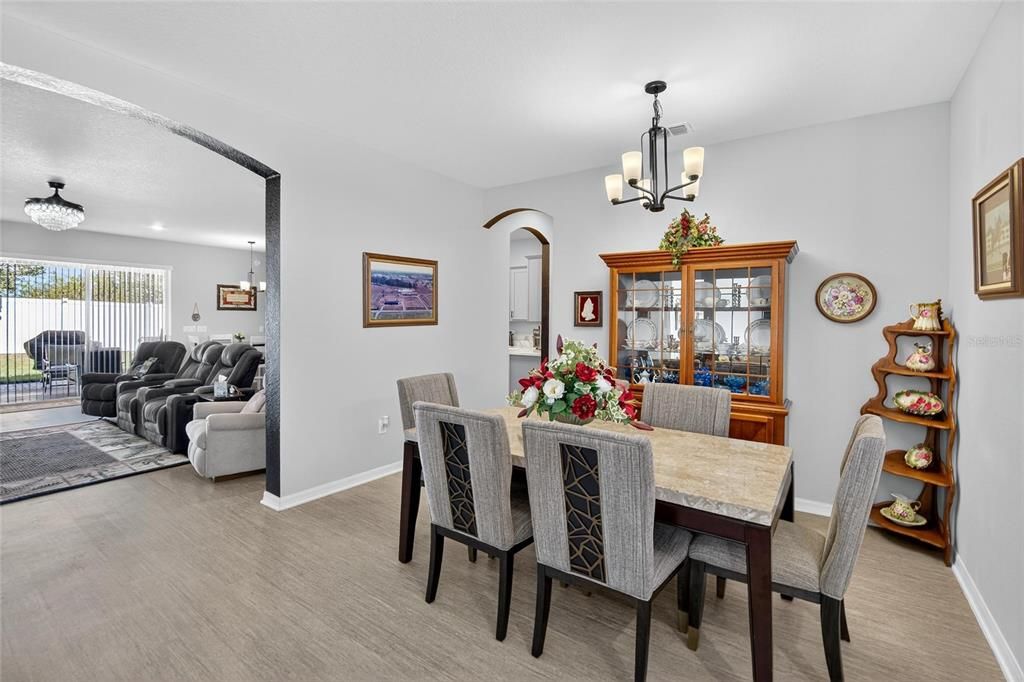 For Sale: $435,000 (4 beds, 3 baths, 2314 Square Feet)