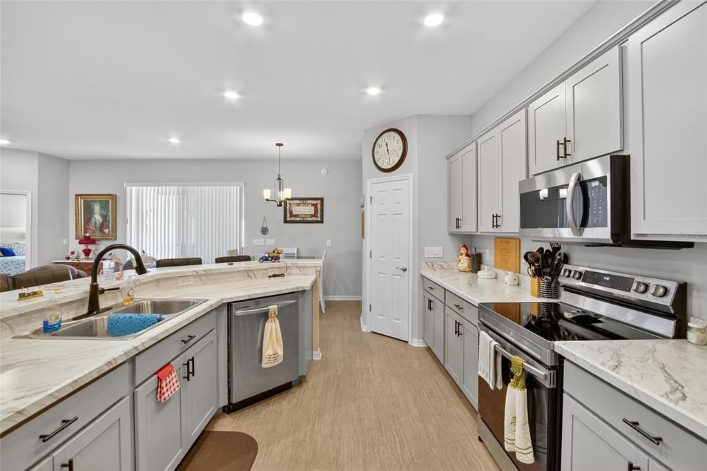 For Sale: $435,000 (4 beds, 3 baths, 2314 Square Feet)