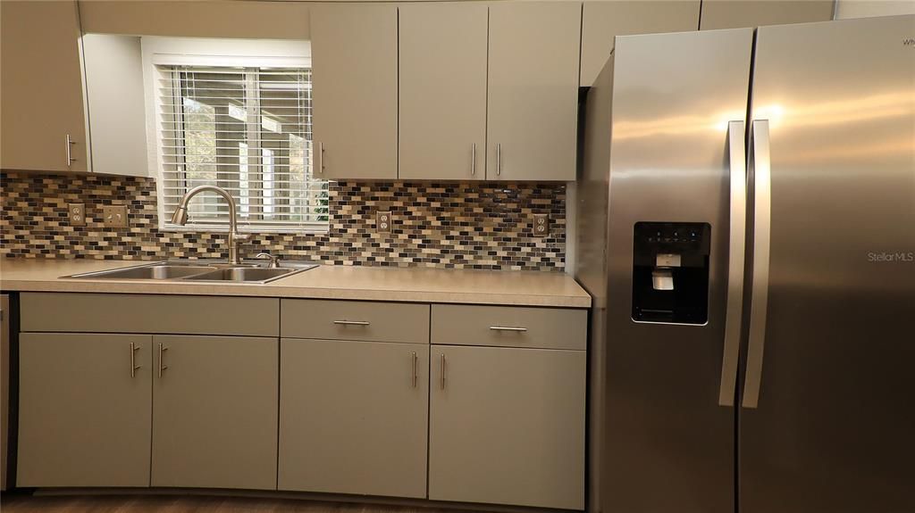 Active With Contract: $249,900 (2 beds, 2 baths, 1604 Square Feet)