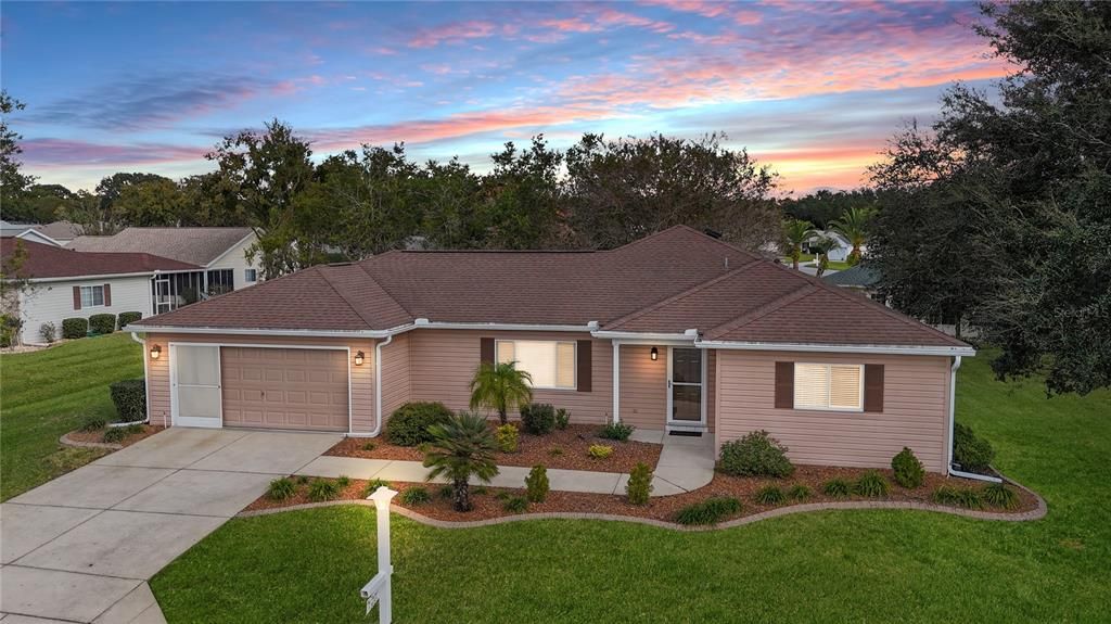 Active With Contract: $249,900 (2 beds, 2 baths, 1604 Square Feet)