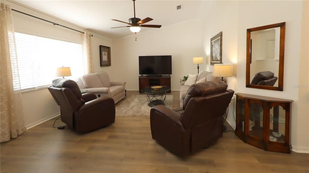 Active With Contract: $249,900 (2 beds, 2 baths, 1604 Square Feet)