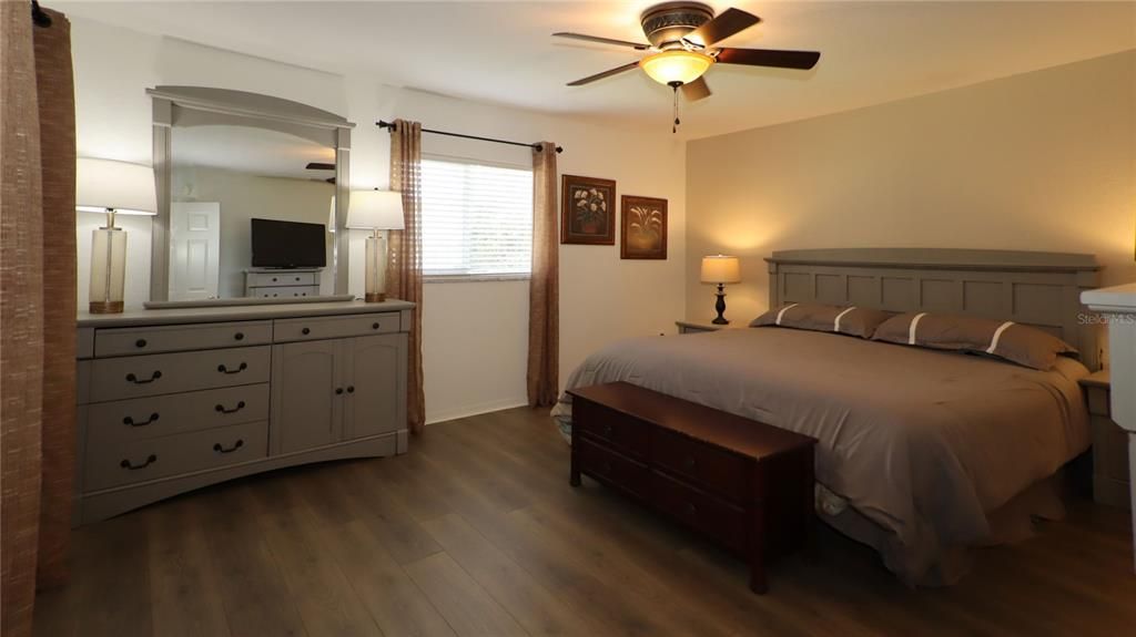 Active With Contract: $249,900 (2 beds, 2 baths, 1604 Square Feet)