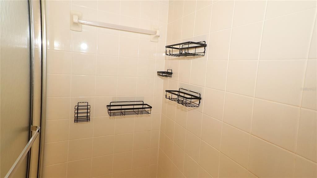 Active With Contract: $249,900 (2 beds, 2 baths, 1604 Square Feet)