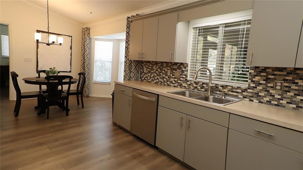 Active With Contract: $249,900 (2 beds, 2 baths, 1604 Square Feet)