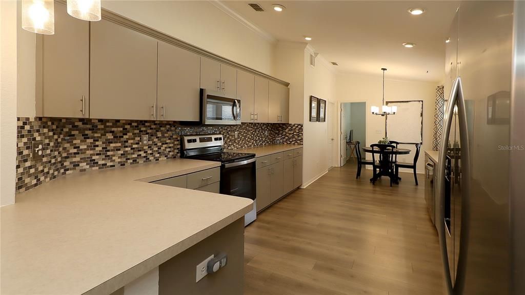 Active With Contract: $249,900 (2 beds, 2 baths, 1604 Square Feet)