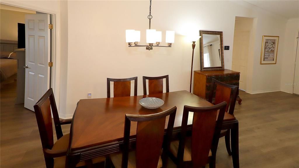 Active With Contract: $249,900 (2 beds, 2 baths, 1604 Square Feet)