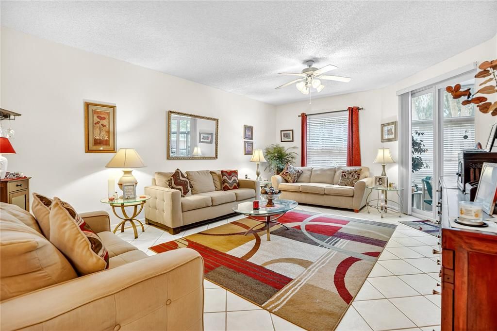 Active With Contract: $240,000 (3 beds, 2 baths, 1267 Square Feet)