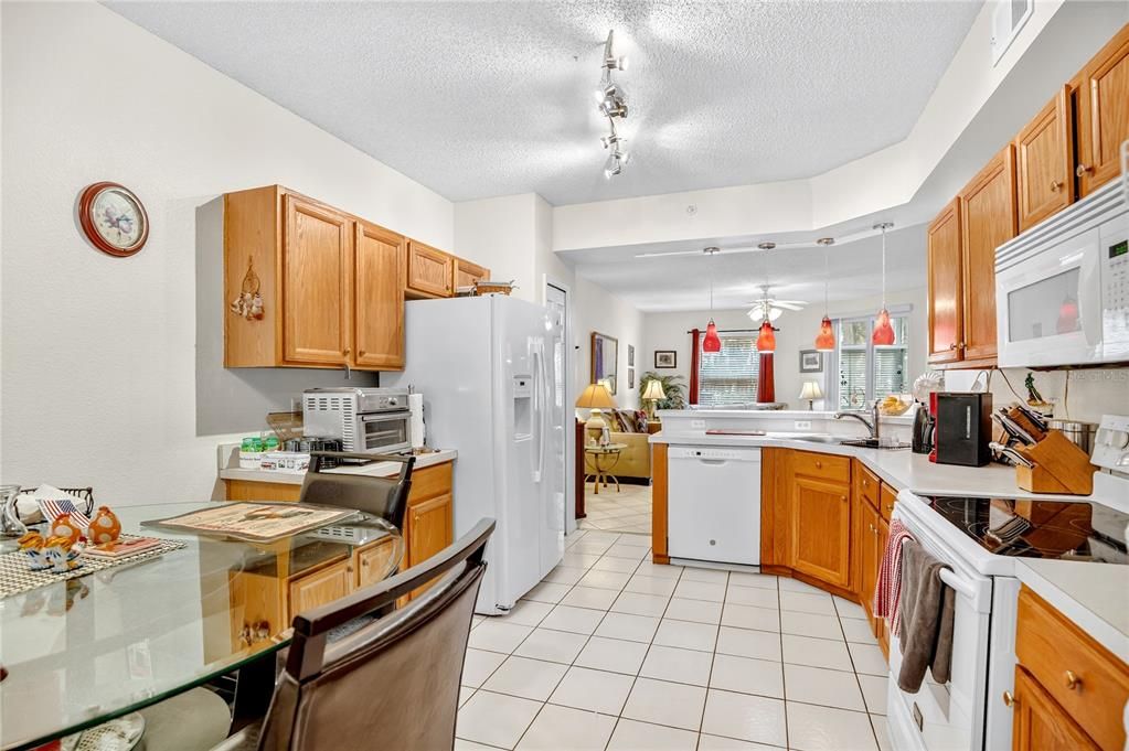 Active With Contract: $240,000 (3 beds, 2 baths, 1267 Square Feet)