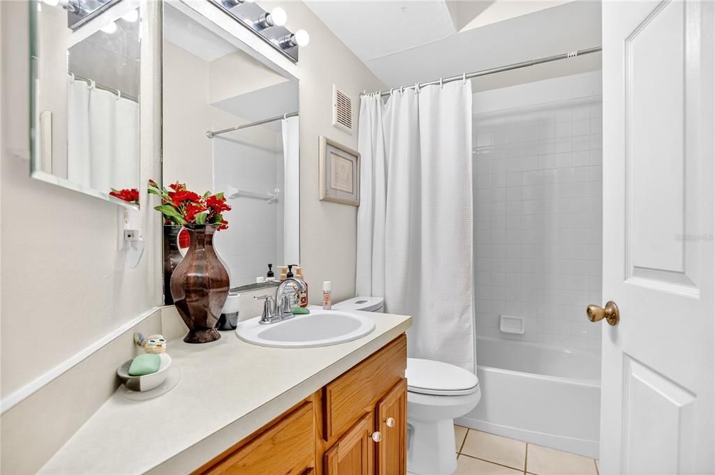 Active With Contract: $240,000 (3 beds, 2 baths, 1267 Square Feet)