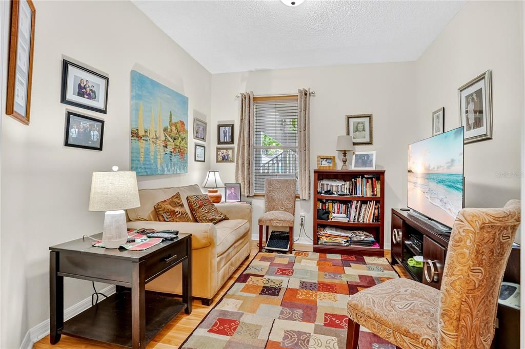 Active With Contract: $240,000 (3 beds, 2 baths, 1267 Square Feet)