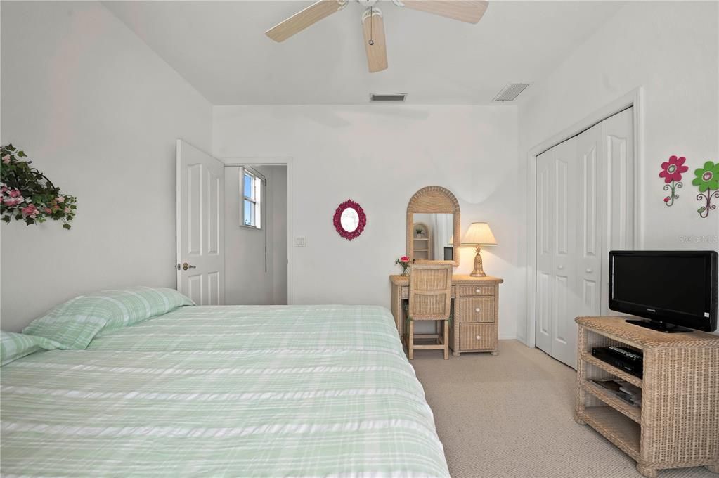 待售: $1,100,000 (4 贝兹, 2 浴室, 2983 平方英尺)