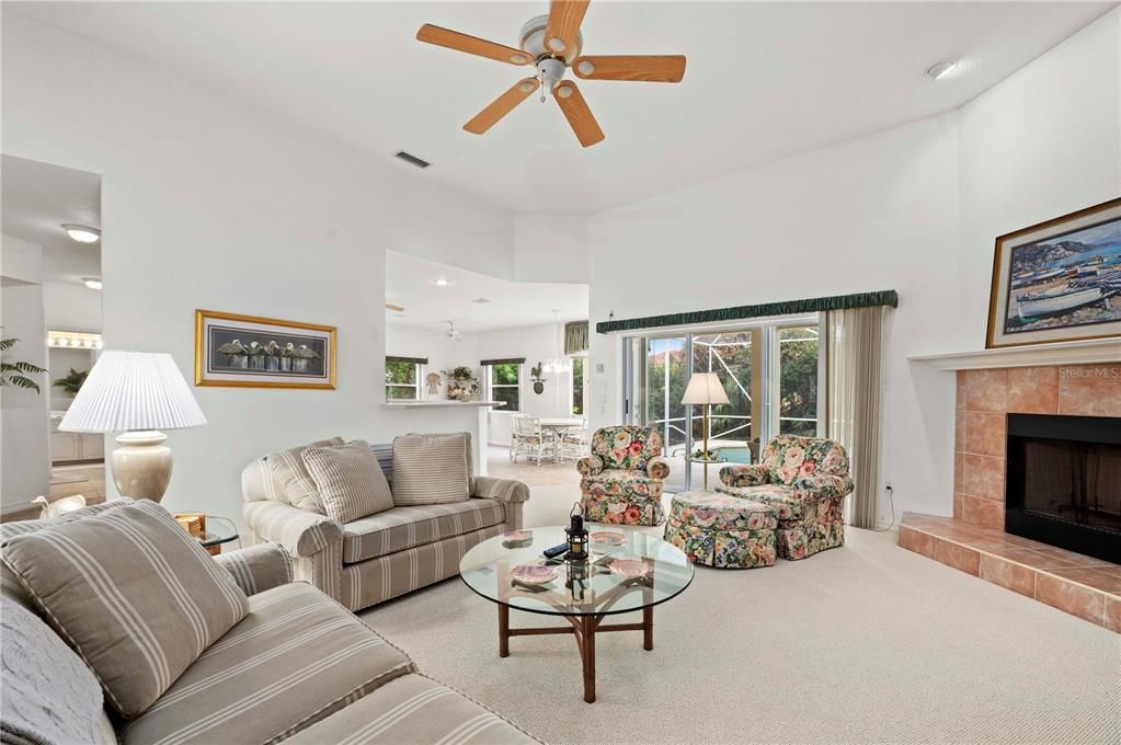 待售: $1,100,000 (4 贝兹, 2 浴室, 2983 平方英尺)