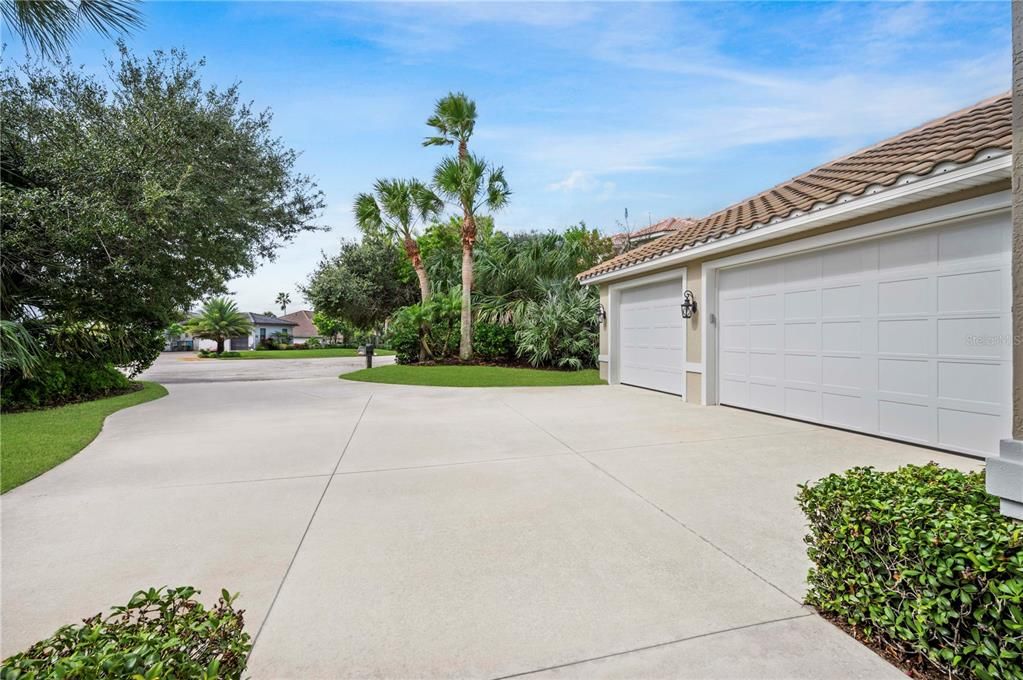 待售: $1,100,000 (4 贝兹, 2 浴室, 2983 平方英尺)