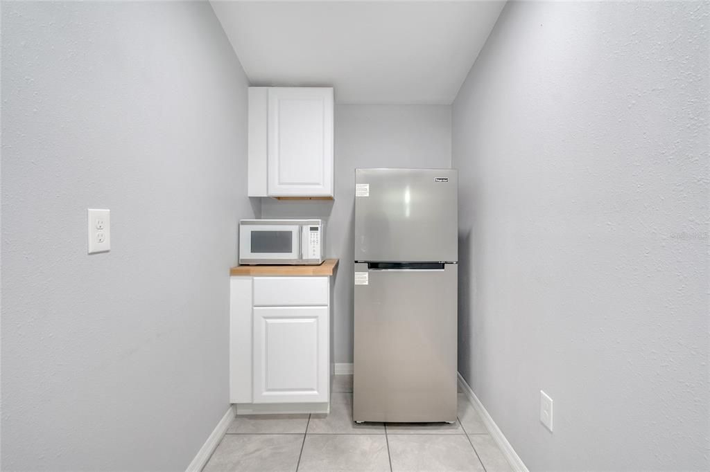 For Rent: $950 (1 beds, 1 baths, 253 Square Feet)