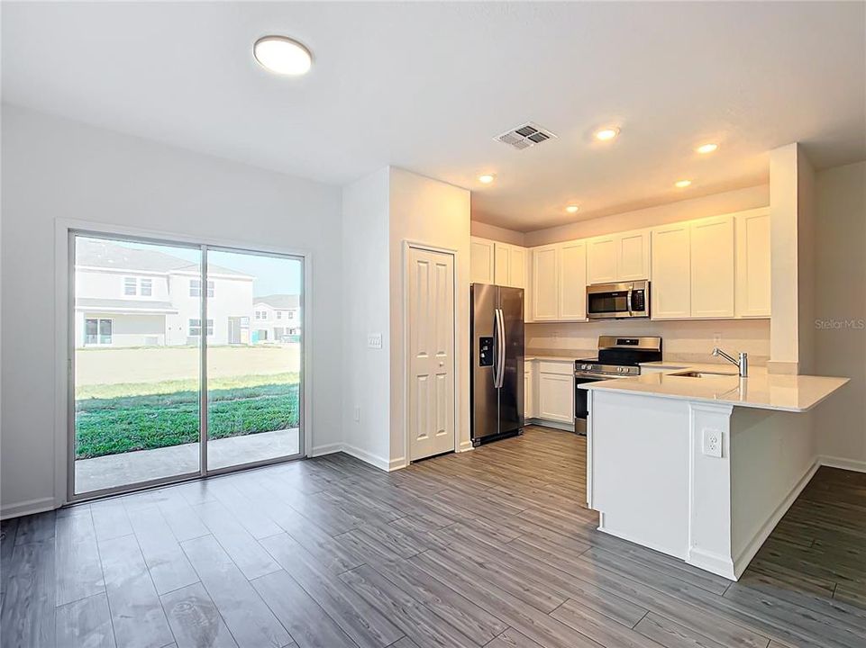 出租: $1,850 (3 贝兹, 2 浴室, 1707 平方英尺)