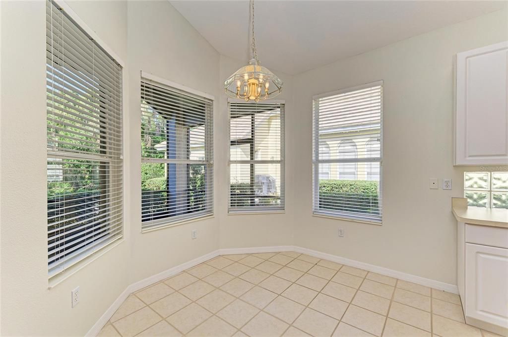 For Sale: $565,000 (2 beds, 2 baths, 1773 Square Feet)