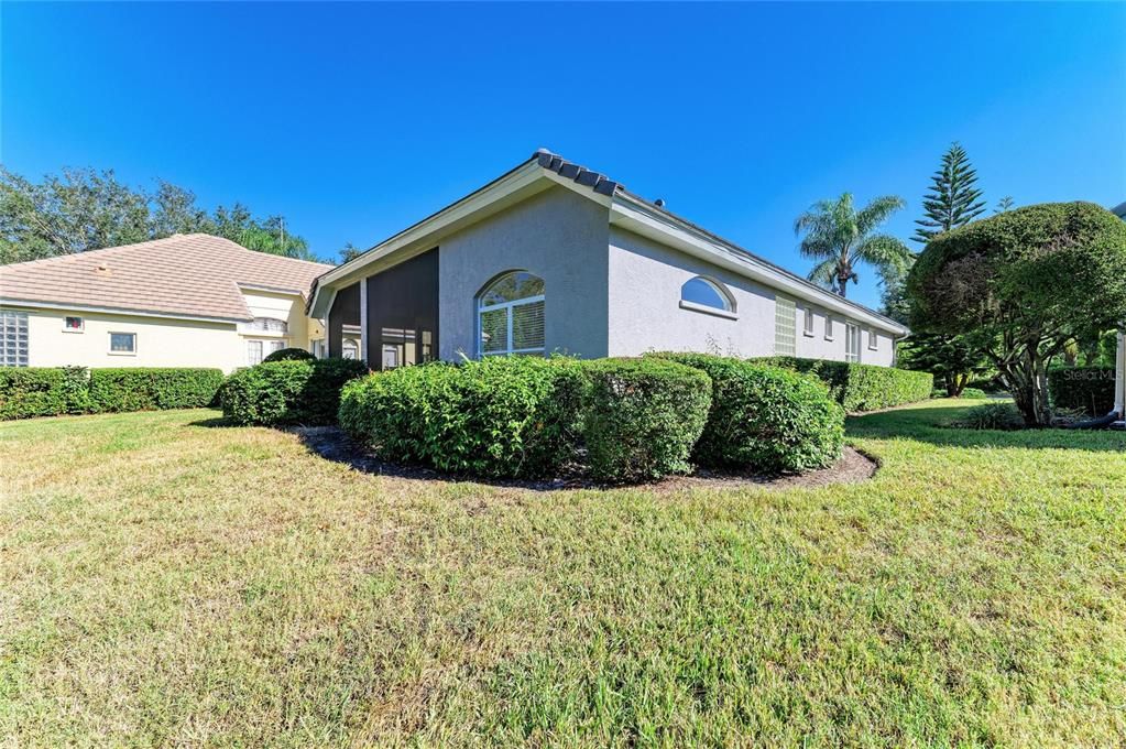 For Sale: $565,000 (2 beds, 2 baths, 1773 Square Feet)