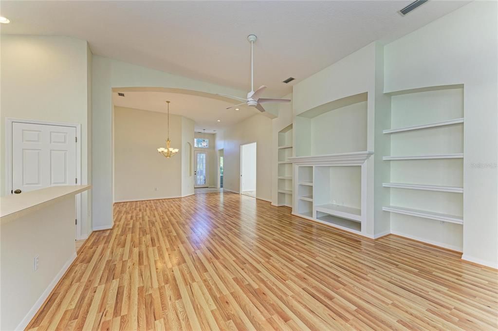 For Sale: $565,000 (2 beds, 2 baths, 1773 Square Feet)