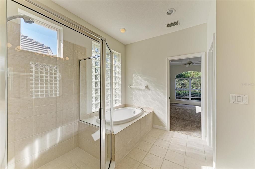 For Sale: $565,000 (2 beds, 2 baths, 1773 Square Feet)