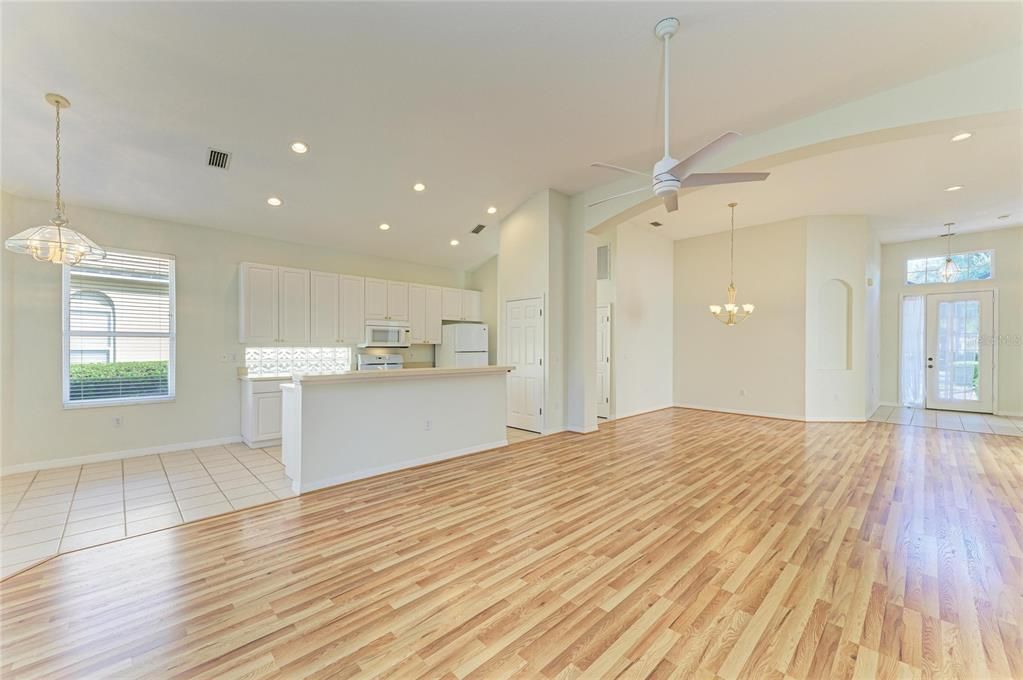 For Sale: $565,000 (2 beds, 2 baths, 1773 Square Feet)