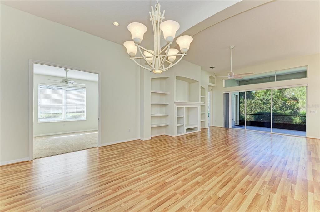 For Sale: $565,000 (2 beds, 2 baths, 1773 Square Feet)