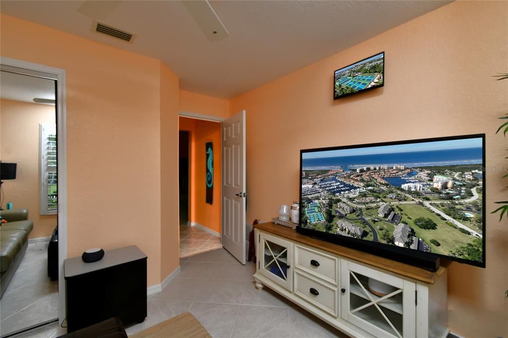 For Sale: $328,500 (2 beds, 2 baths, 1520 Square Feet)