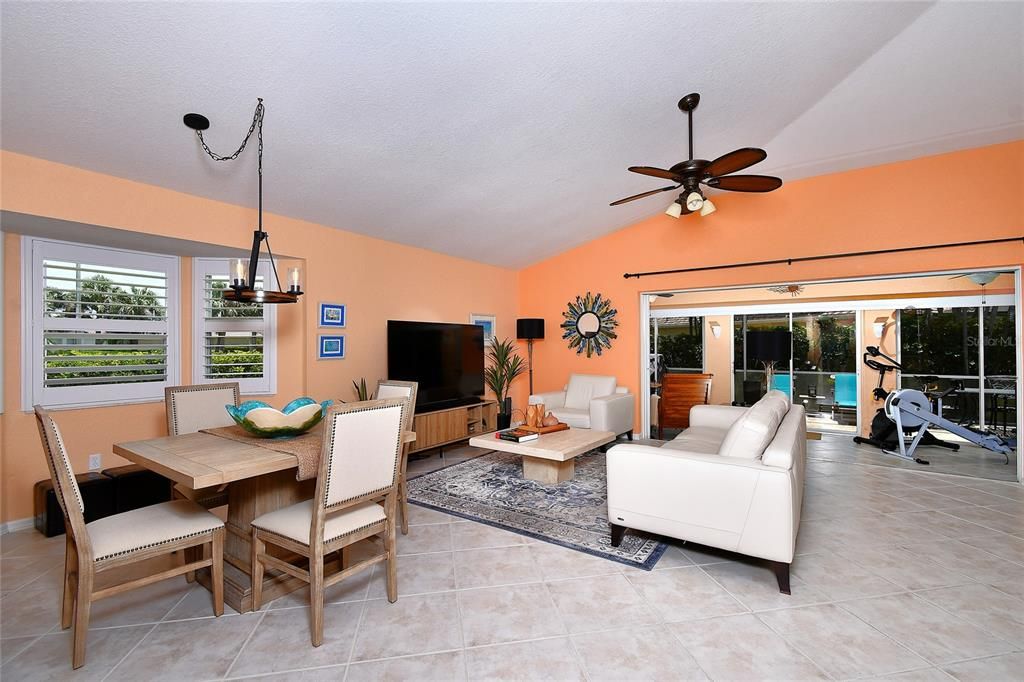 For Sale: $328,500 (2 beds, 2 baths, 1520 Square Feet)