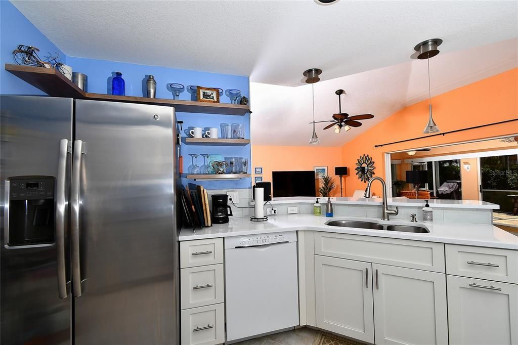 For Sale: $328,500 (2 beds, 2 baths, 1520 Square Feet)