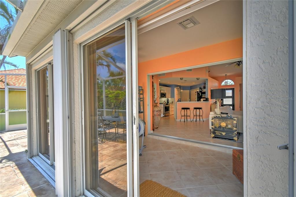 For Sale: $328,500 (2 beds, 2 baths, 1520 Square Feet)