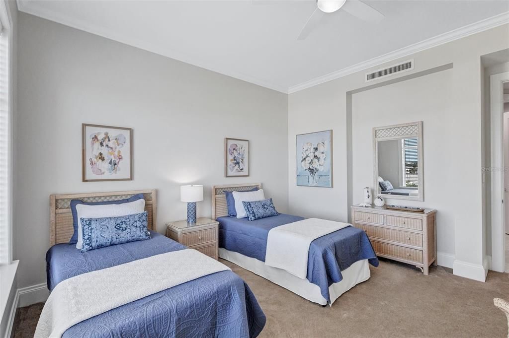 Active With Contract: $525,000 (2 beds, 2 baths, 1847 Square Feet)