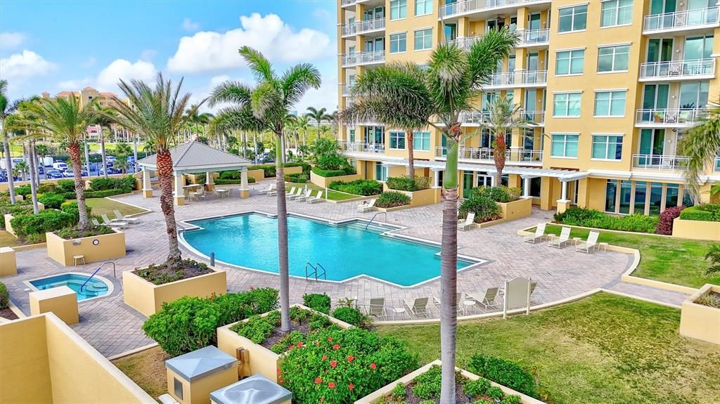 Active With Contract: $525,000 (2 beds, 2 baths, 1847 Square Feet)